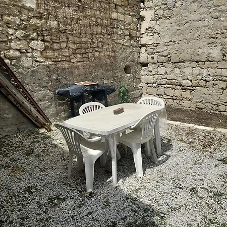 Appartement2 Entre Nimes-avignon-arles Ferienhaus